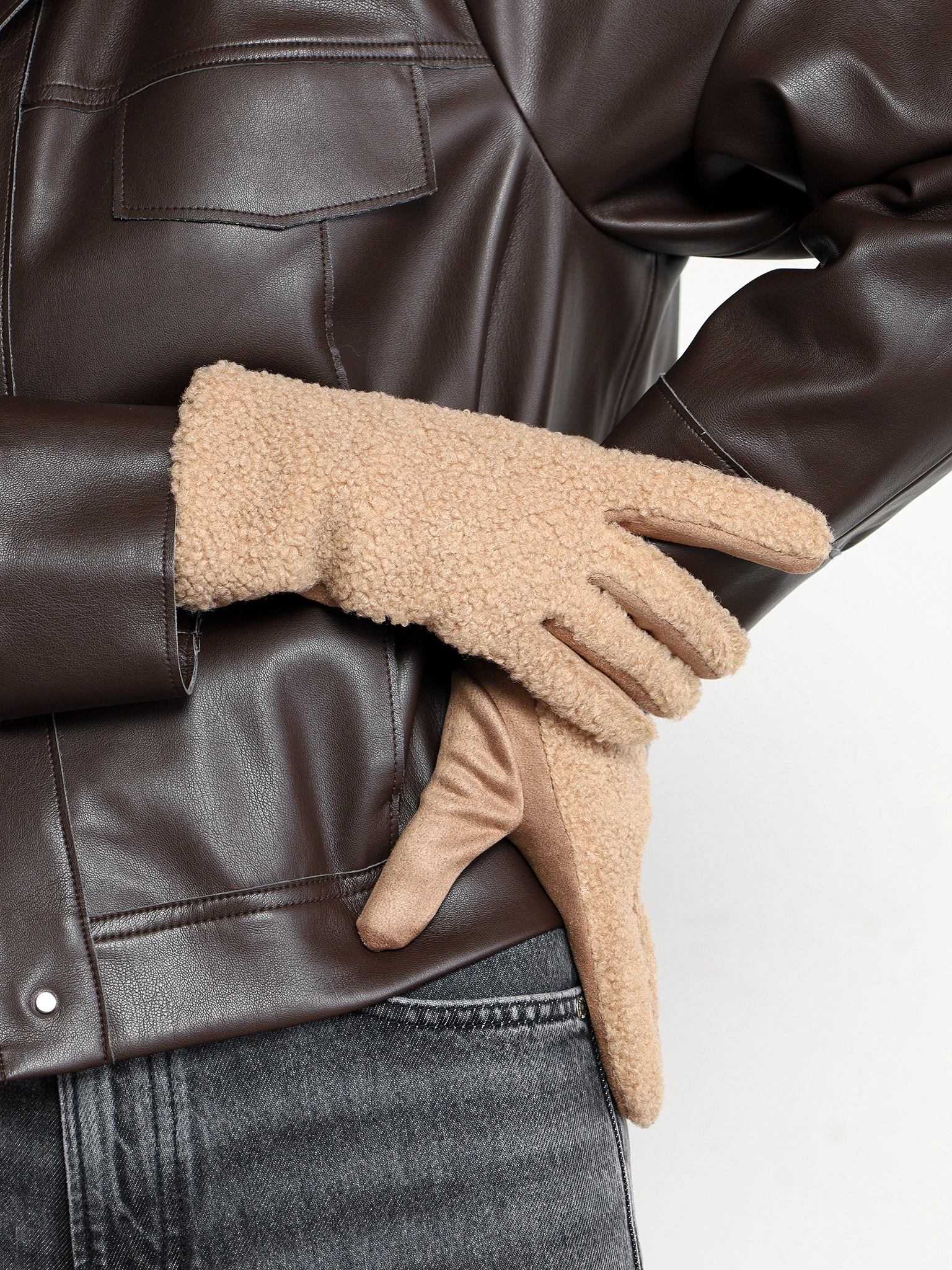 Перчатки комбинированные с декоративной нашивкой в ассортименте